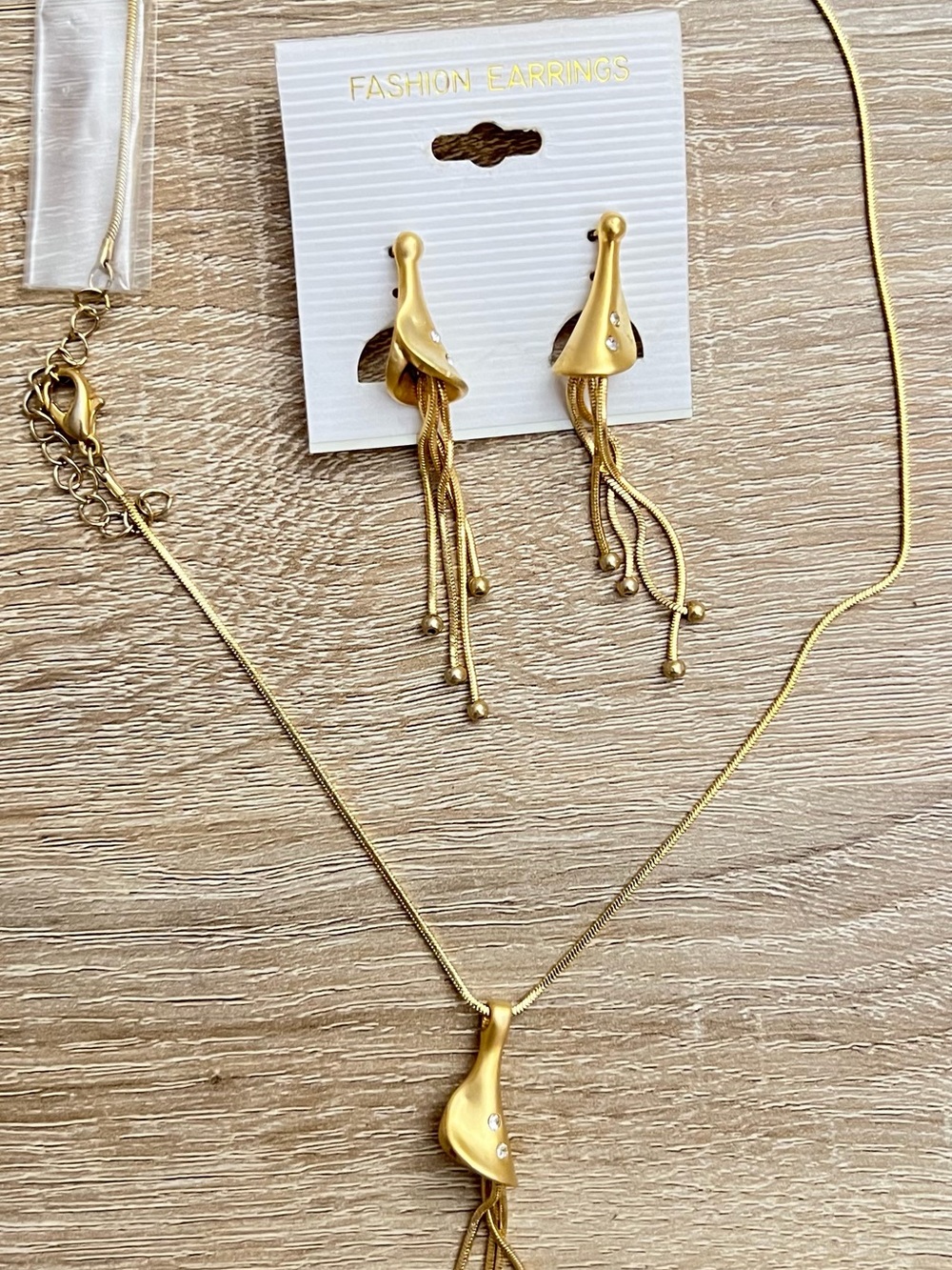 Gold Dangle Necklace and Earrings Set - Fashion Jewelry New